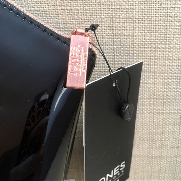 🎀Patent leather J New York Cosmetics Pouch NWT - Picture 2 of 3